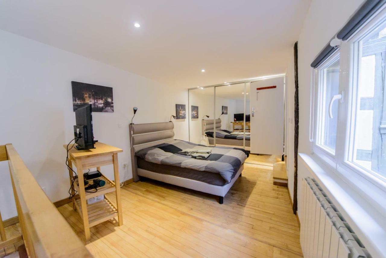 Apartamento Cosy & Quiet Flat In Historical Lively Center Of Estrasburgo Exterior foto